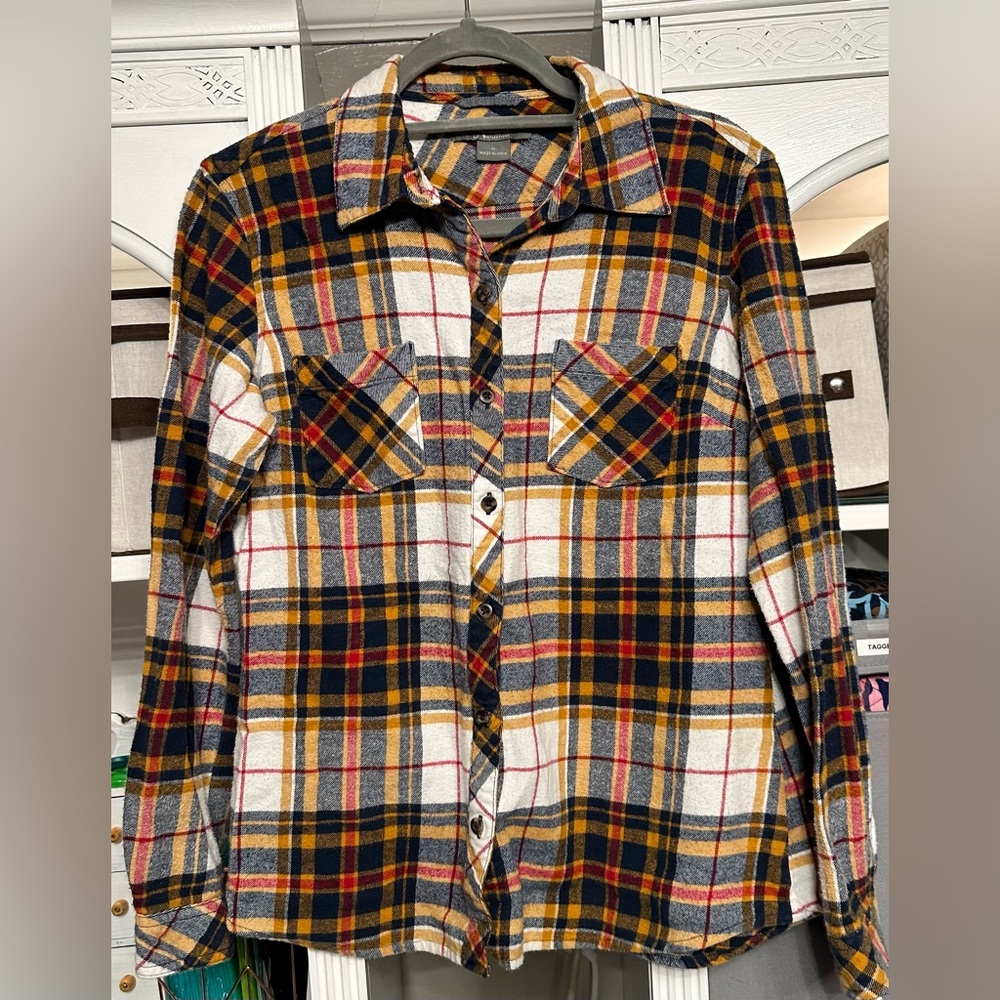 🩵4 items for $30- Natural Reflections yellow/blue plaid flannel shirt. 140